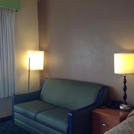 Diamond Inn & Suites Ричмънд Екстериор снимка