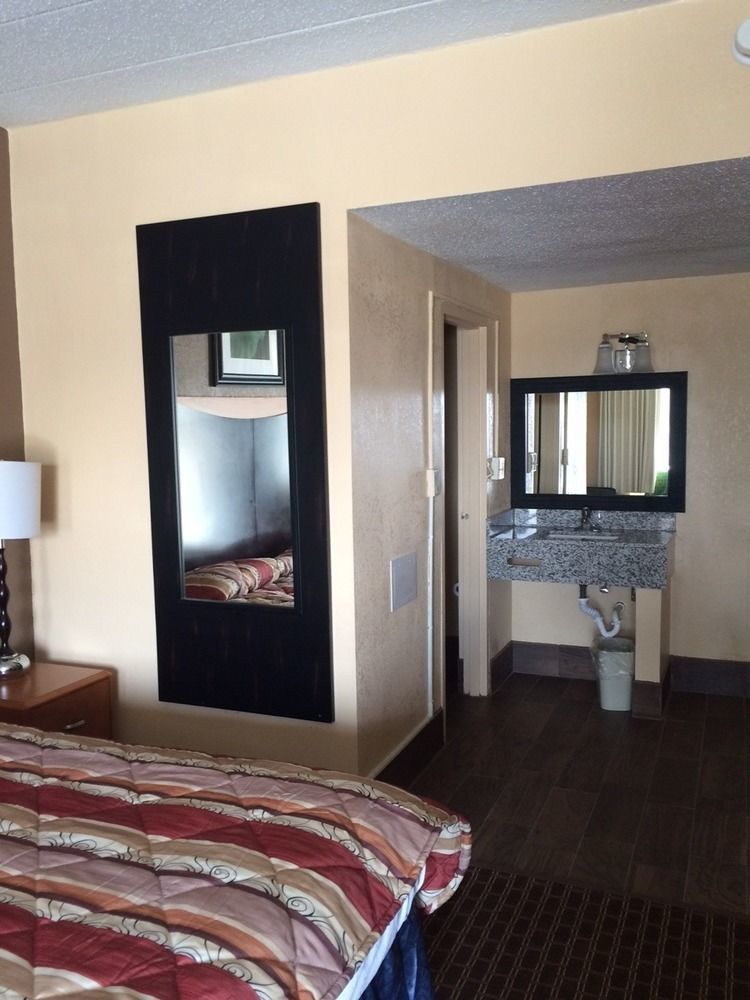 Diamond Inn & Suites Ричмънд Екстериор снимка