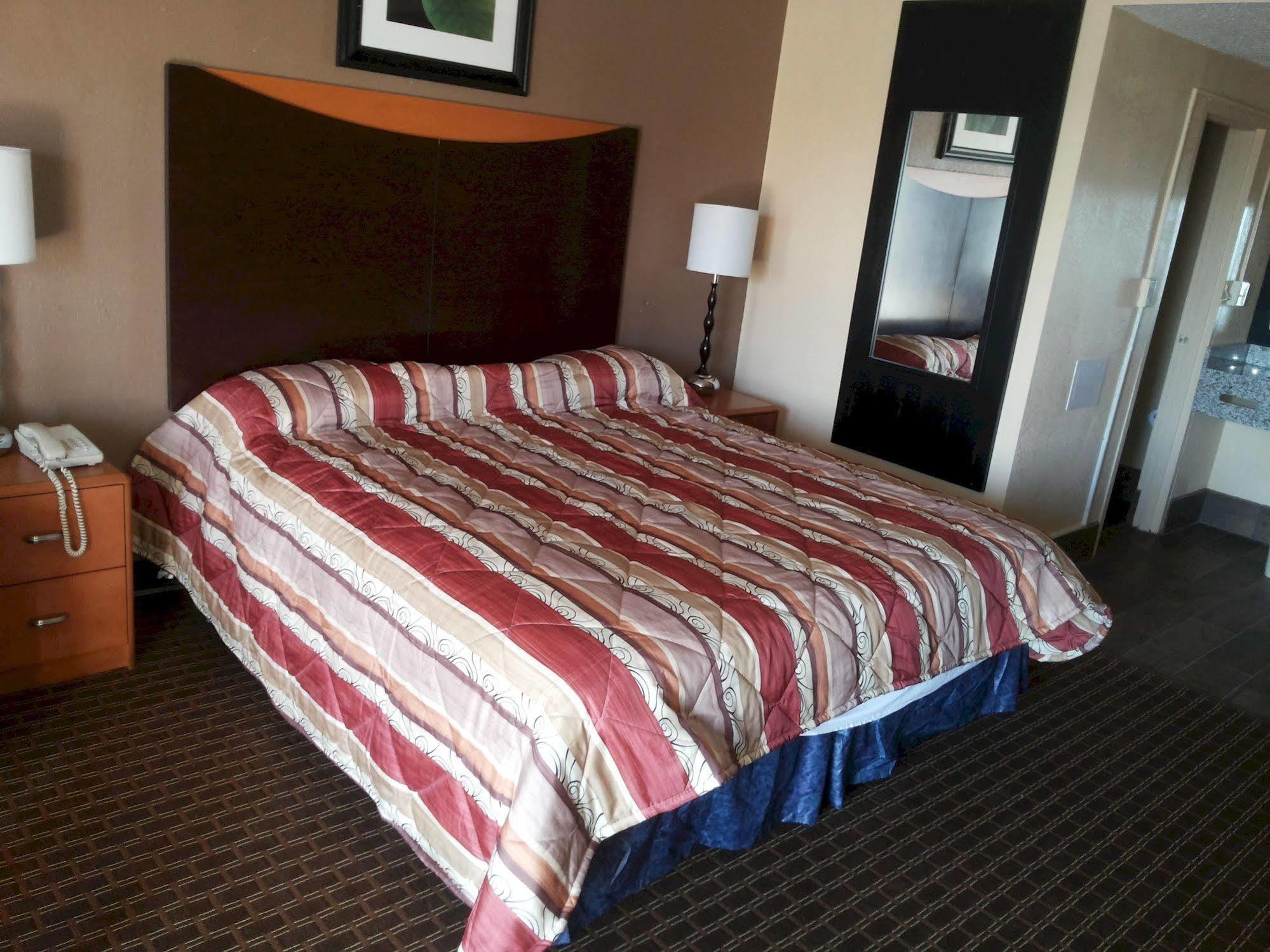 Diamond Inn & Suites Ричмънд Екстериор снимка