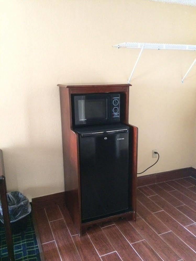 Diamond Inn & Suites Ричмънд Екстериор снимка